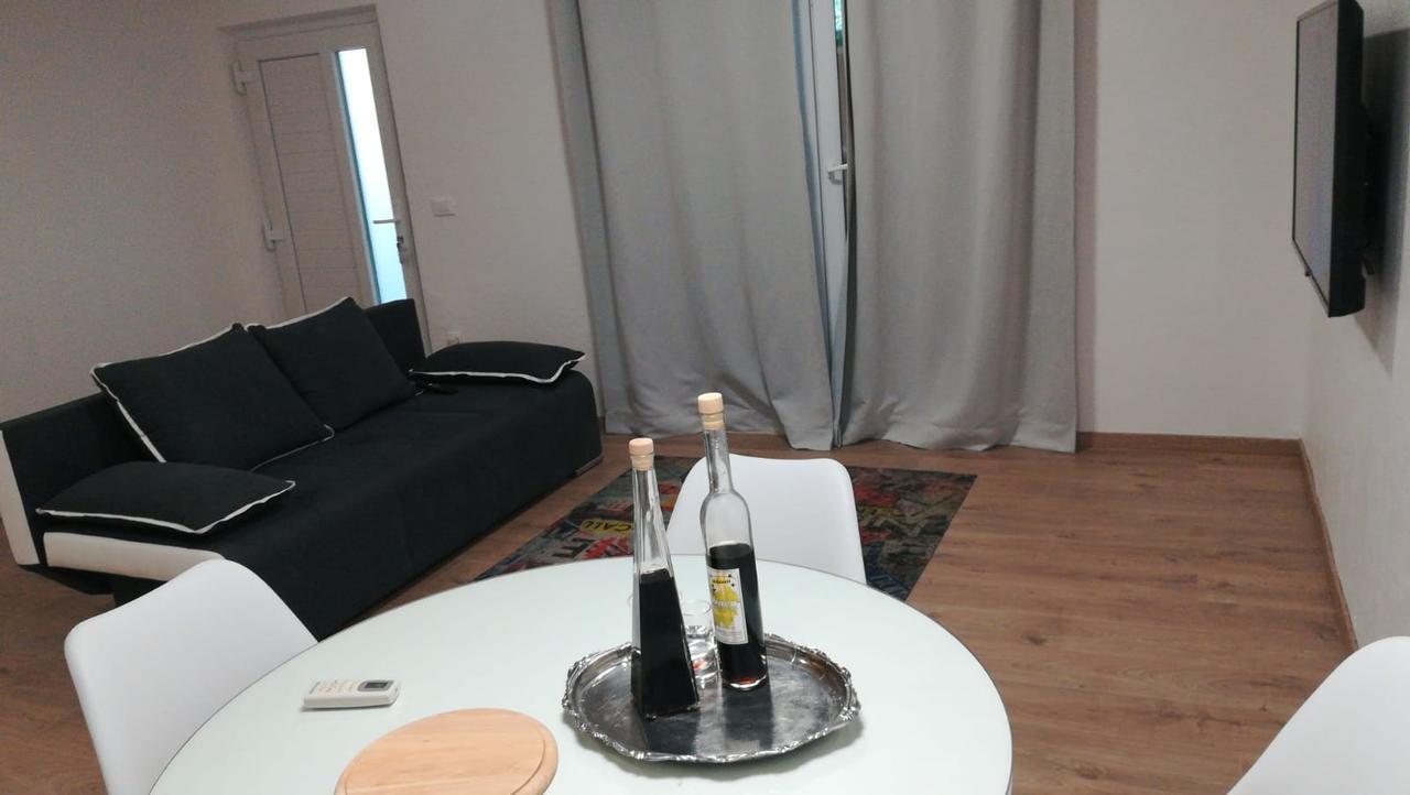 Centar Guest House มาคาร์สกา ภายนอก รูปภาพ